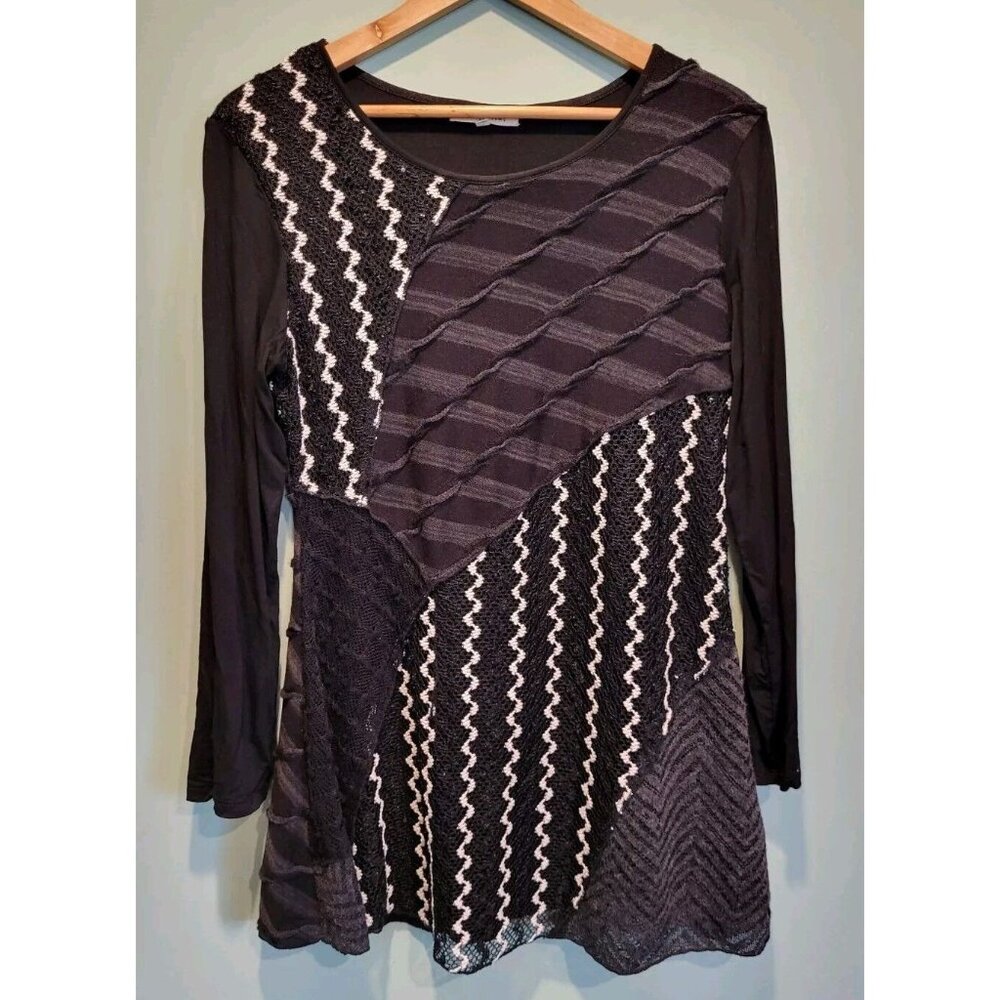 Indigo Soul Black White Multi Pattern Artsy 3D Knit Long Sleeve Tunic Top Sz M